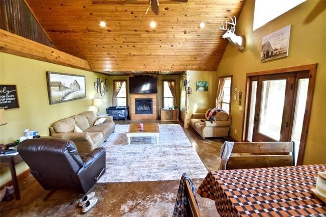 Hulbert, Oklahoma, 74441, United States, 4 Bedrooms Bedrooms, ,2 BathroomsBathrooms,Residential,For Sale,1983327