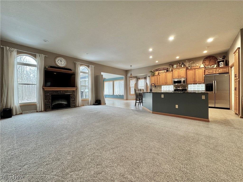 Canfield, Ohio, 44406, United States, 4 Bedrooms Bedrooms, ,3 BathroomsBathrooms,Residential,For Sale,2005733