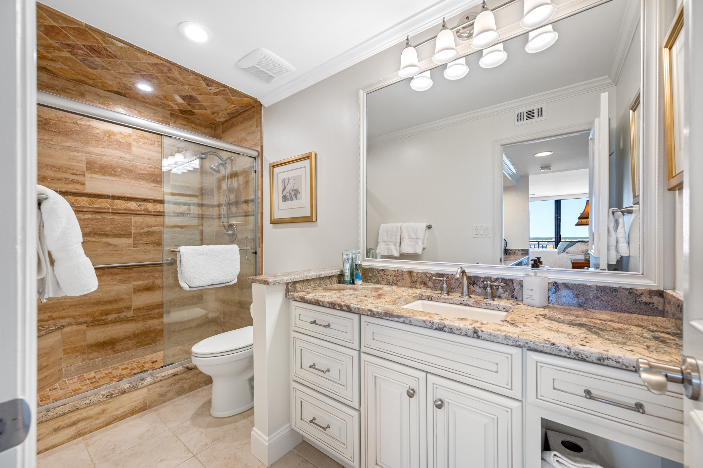 Treasure Island, Florida, 33706, United States, 2 Bedrooms Bedrooms, ,2 BathroomsBathrooms,Residential,For Sale,1998023