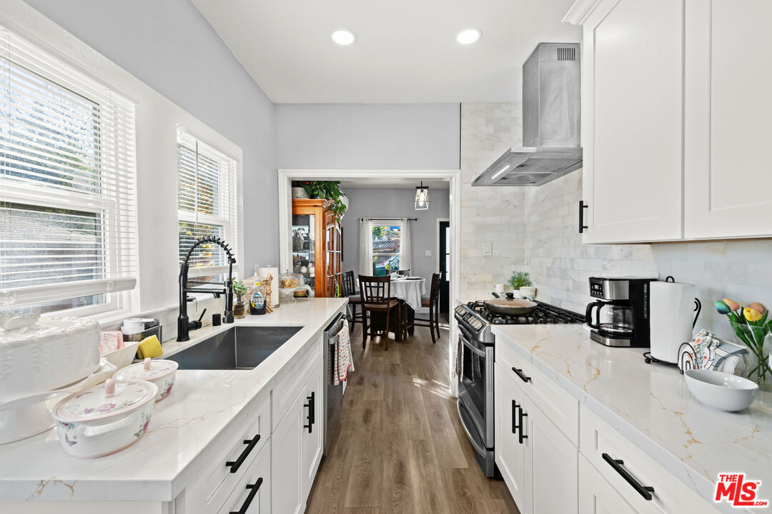 Los Angeles, California, 90042, United States, 3 Bedrooms Bedrooms, ,Residential,For Sale,2001820