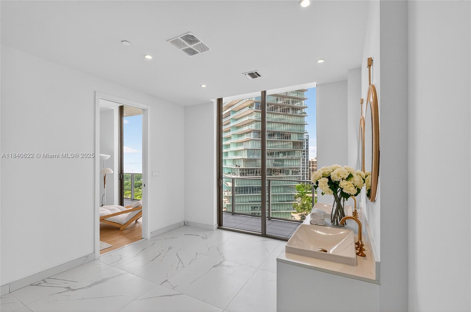 Miami, Florida, 33133, United States, 4 Bedrooms Bedrooms, ,4 BathroomsBathrooms,Residential,For Sale,1898315