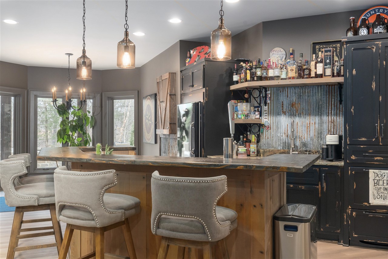 Bowling Green, Kentucky, 42103, United States, 5 Bedrooms Bedrooms, ,5 BathroomsBathrooms,Residential,For Sale,1986458