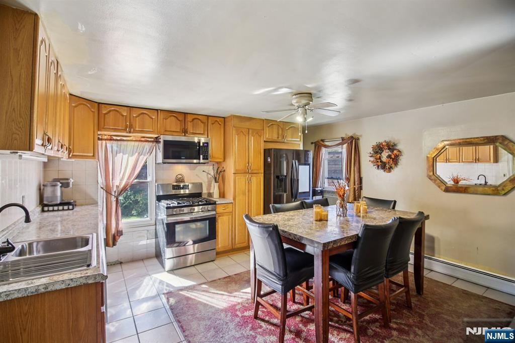 Ridgewood, New Jersey, 07450, United States, 3 Bedrooms Bedrooms, ,2 BathroomsBathrooms,Residential,For Sale,1988211