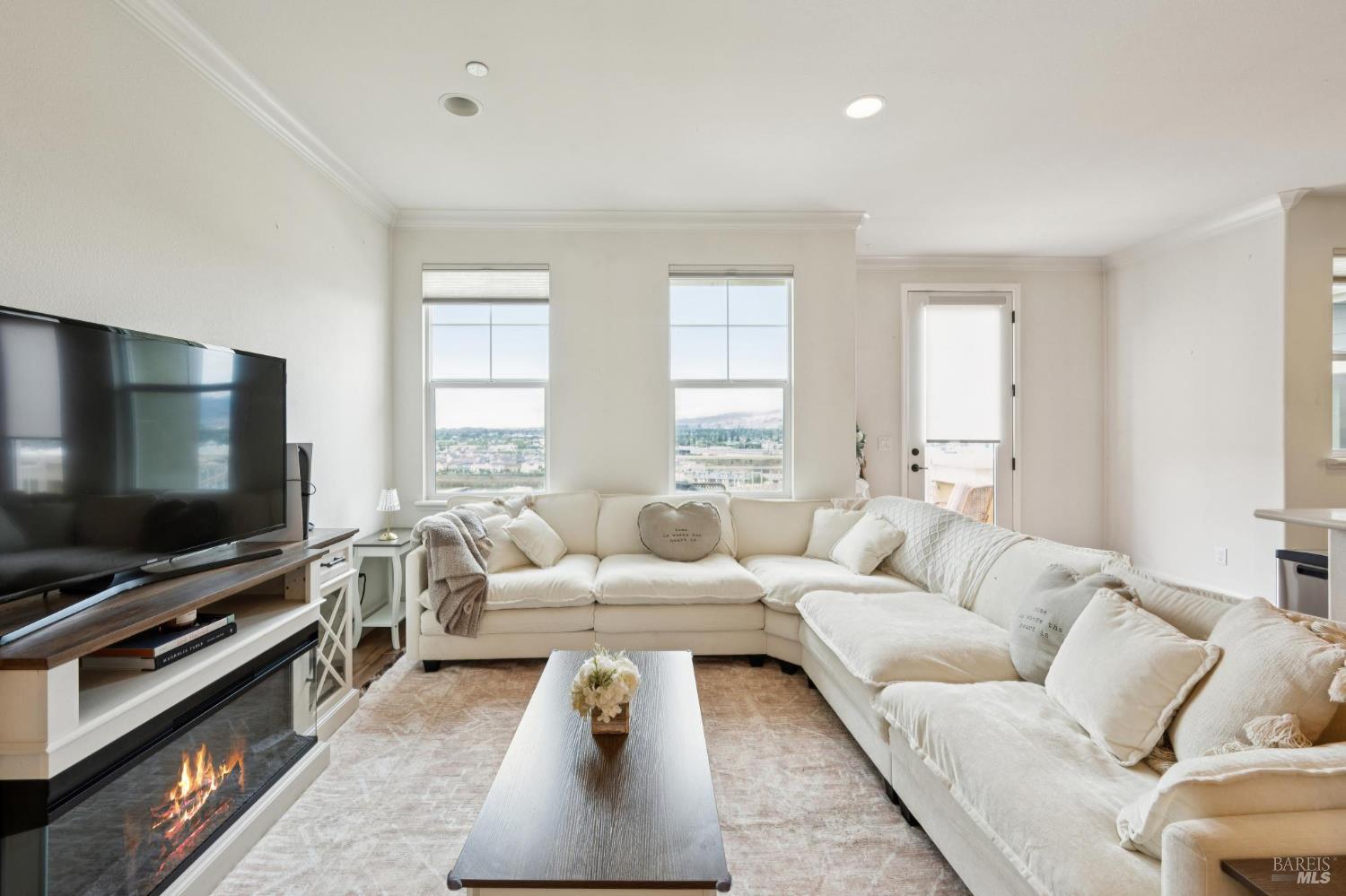 Petaluma, California, 94952, United States, 3 Bedrooms Bedrooms, ,3 BathroomsBathrooms,Residential,For Sale,1989207