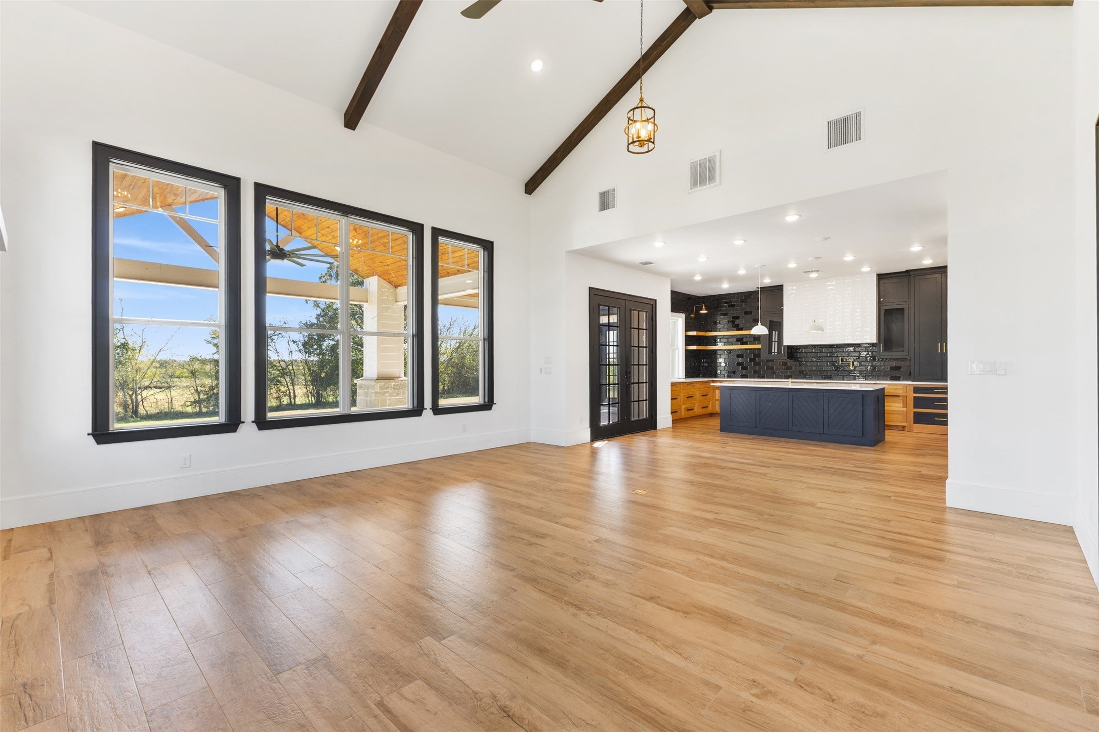 Sulphur Springs, Texas, 75482, United States, 4 Bedrooms Bedrooms, ,4 BathroomsBathrooms,Residential,For Sale,1990973