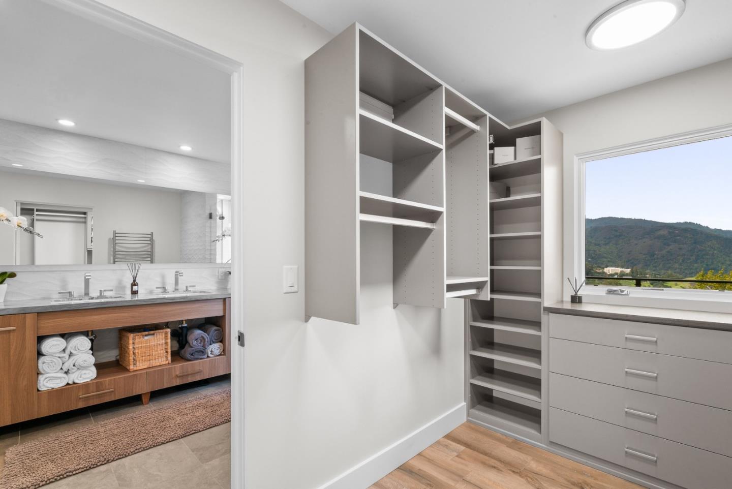 Los Gatos, California, 95030, United States, 5 Bedrooms Bedrooms, ,6 BathroomsBathrooms,Residential,For Sale,1997013