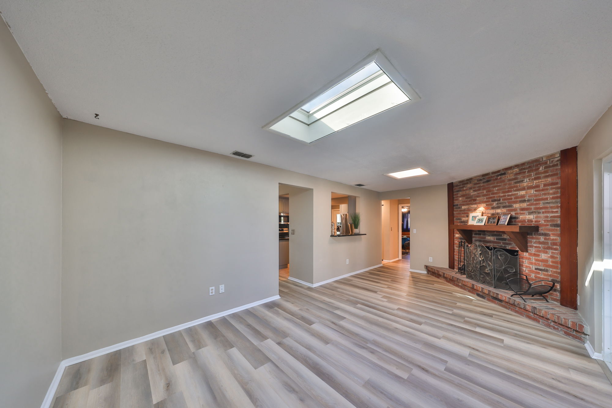 Seminole, Florida, 33772, United States, 4 Bedrooms Bedrooms, ,2 BathroomsBathrooms,Residential,For Sale,2013302