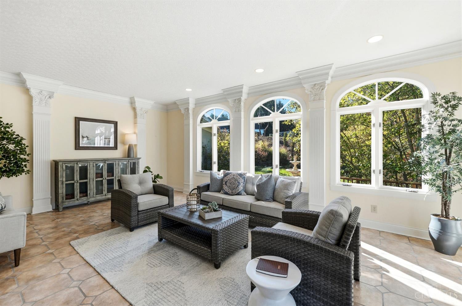 Anderson Twp, Ohio, 45230, United States, 5 Bedrooms Bedrooms, ,6 BathroomsBathrooms,Residential,For Sale,1988245