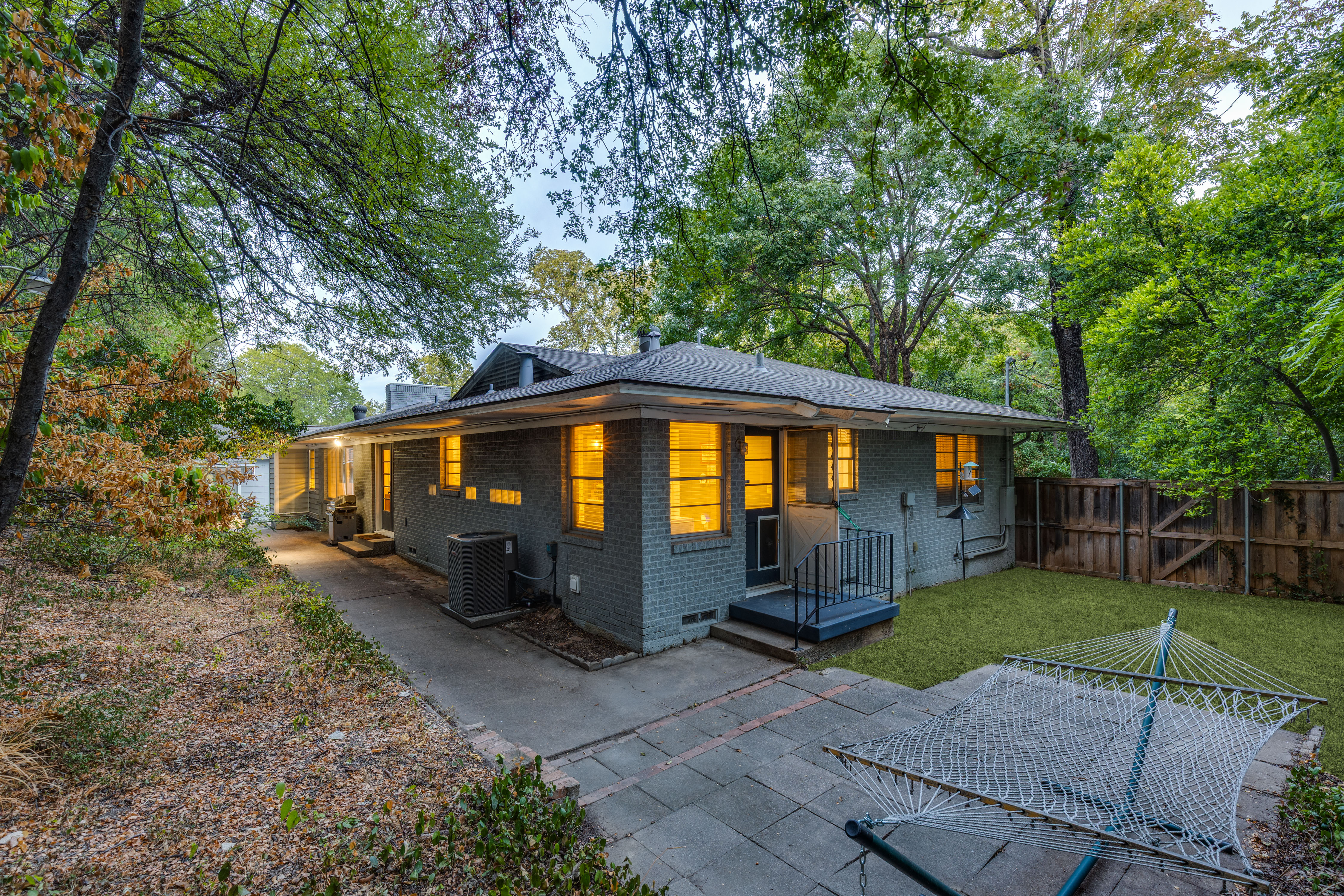  West Kessler Neighborhood. Pyka Pedigree. Creekfront Rustic Paradise - 物件實景