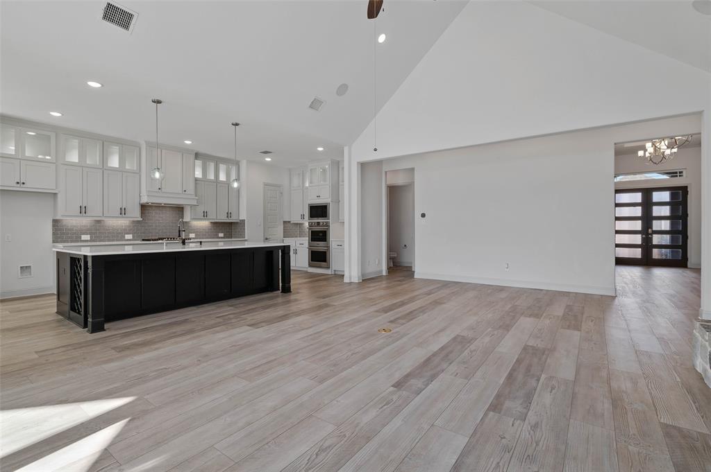 Shady Shores, Texas, 76208, United States, 4 Bedrooms Bedrooms, ,4 BathroomsBathrooms,Residential,For Sale,1983934