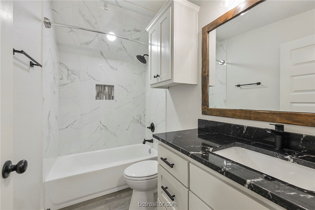 Bryan, Texas, 77808-7031, United States, 4 Bedrooms Bedrooms, ,4 BathroomsBathrooms,Residential,For Sale,1978481