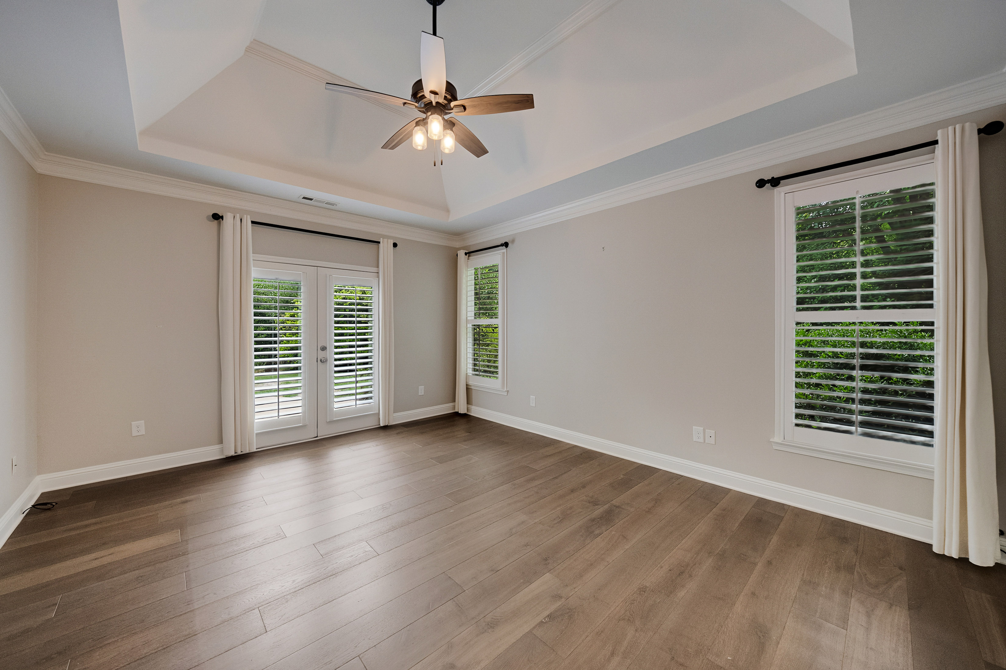  Stunning Craftsman-Style Home Featuring a Desirable Primary Suite on Main Level - 物件實景
