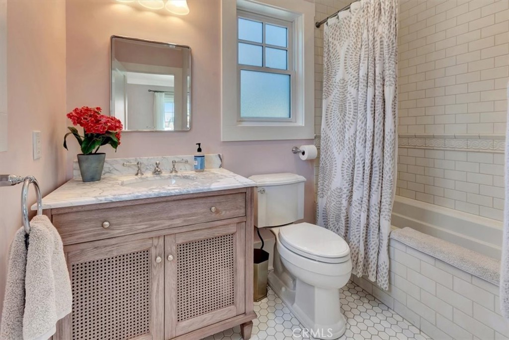 Long Beach, California, 90803, United States, 5 Bedrooms Bedrooms, ,4 BathroomsBathrooms,Residential,For Sale,1916985