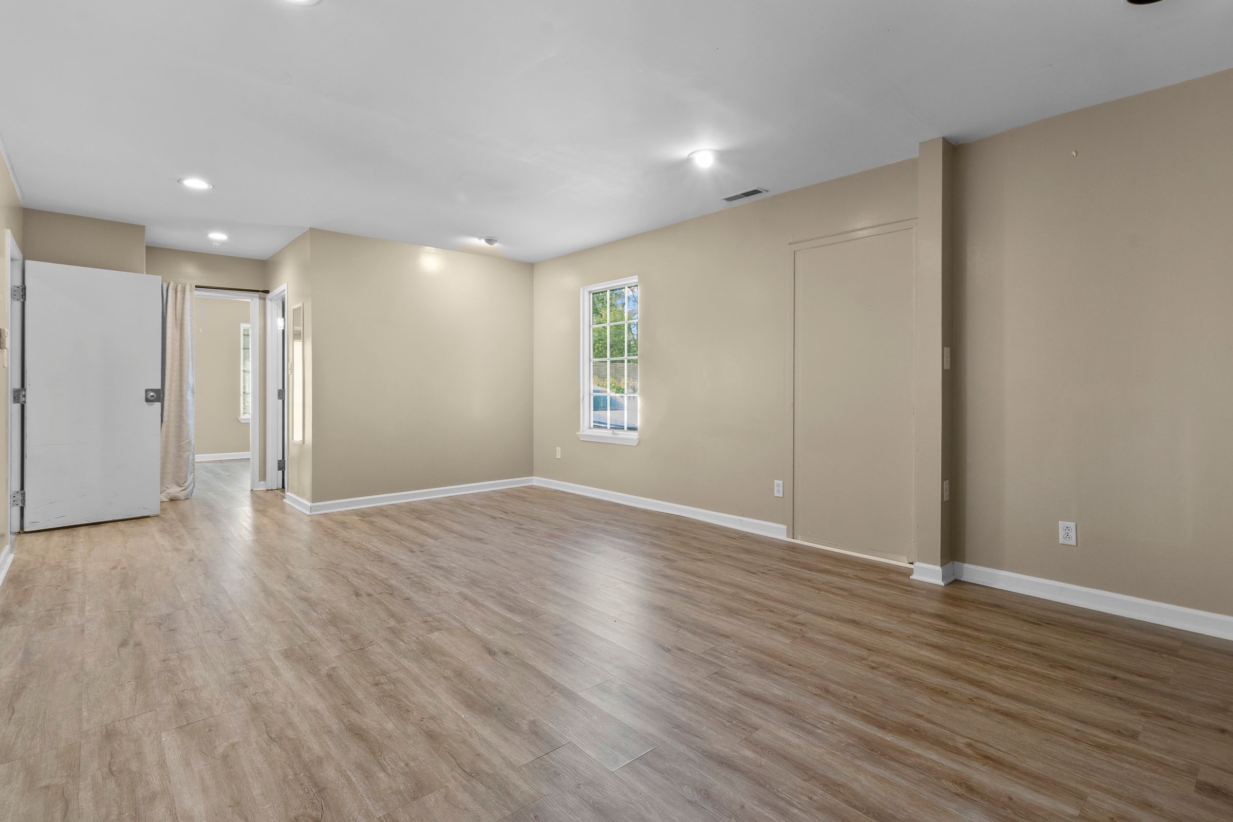 Indianapolis, Indiana, 46240, United States, 14 Bedrooms Bedrooms, ,6 BathroomsBathrooms,Residential,For Sale,1908586