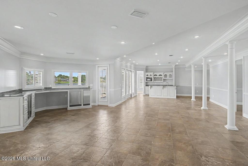 Gulfport, Mississippi, 39503, United States, 6 Bedrooms Bedrooms, ,7 BathroomsBathrooms,Residential,For Sale,2048640