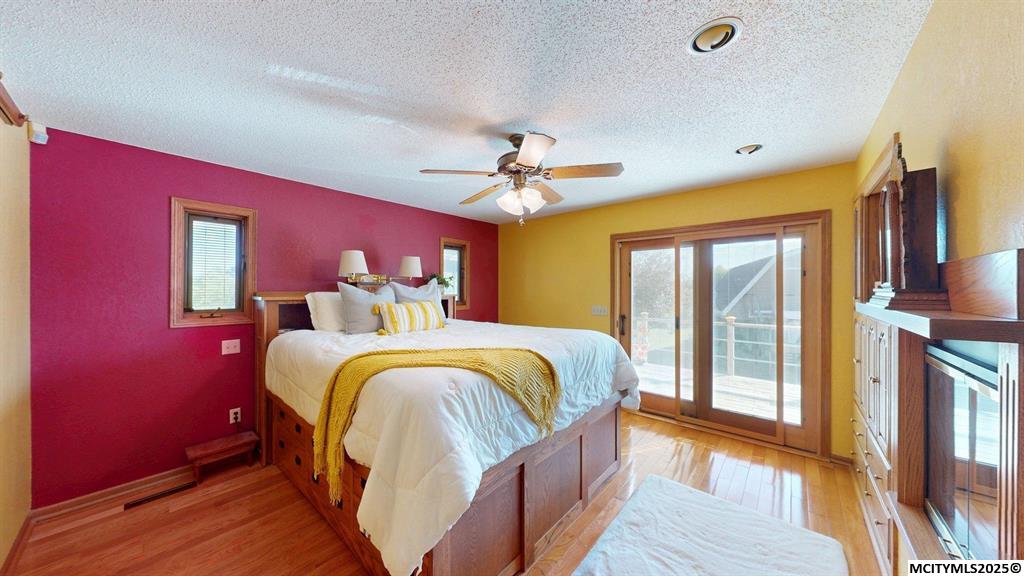 Clear Lake, Iowa, 50428, United States, 3 Bedrooms Bedrooms, ,2 BathroomsBathrooms,Residential,For Sale,1975184