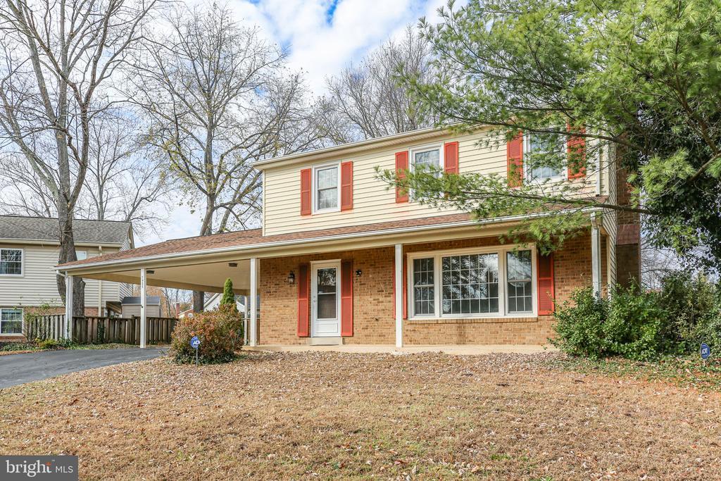 Springfield, Virginia, 22153, United States, 4 Bedrooms Bedrooms, ,4 BathroomsBathrooms,Residential,For Sale,1992836