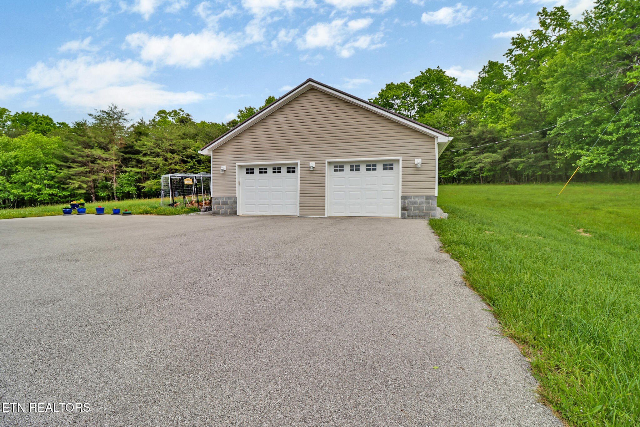 Crossville, Tennessee, 38555, United States, 3 Bedrooms Bedrooms, ,4 BathroomsBathrooms,Residential,For Sale,1977944