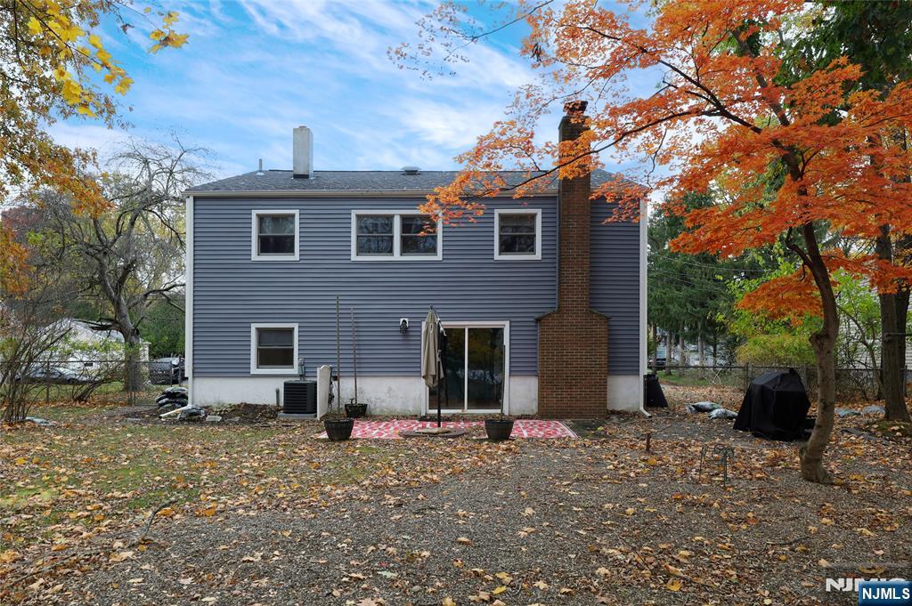 Northvale, New Jersey, 07647, United States, 4 Bedrooms Bedrooms, ,2 BathroomsBathrooms,Residential,For Sale,1986312