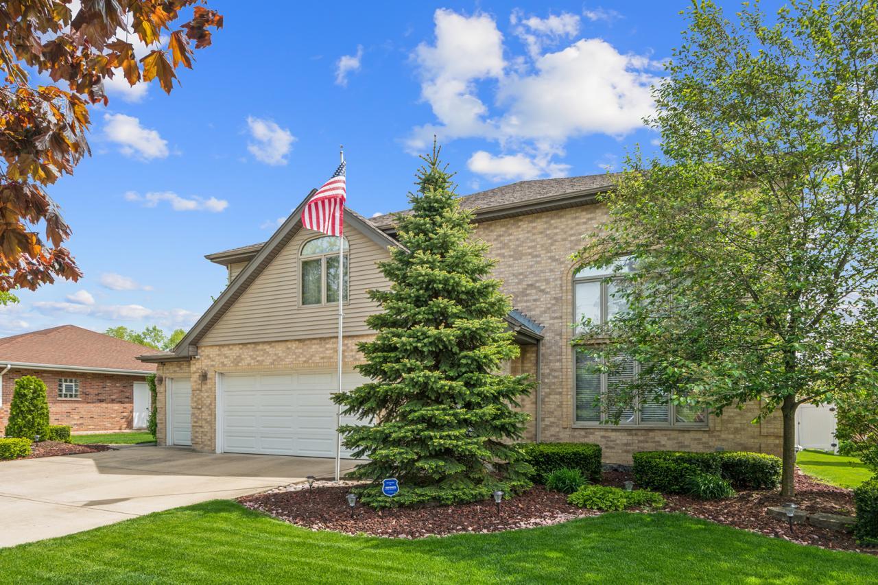 17815 Iroquois, Tinley Park, Illinois, 60477, United States, 5 Bedrooms Bedrooms, ,4 BathroomsBathrooms,Residential,For Sale,17815 Iroquois,1635581