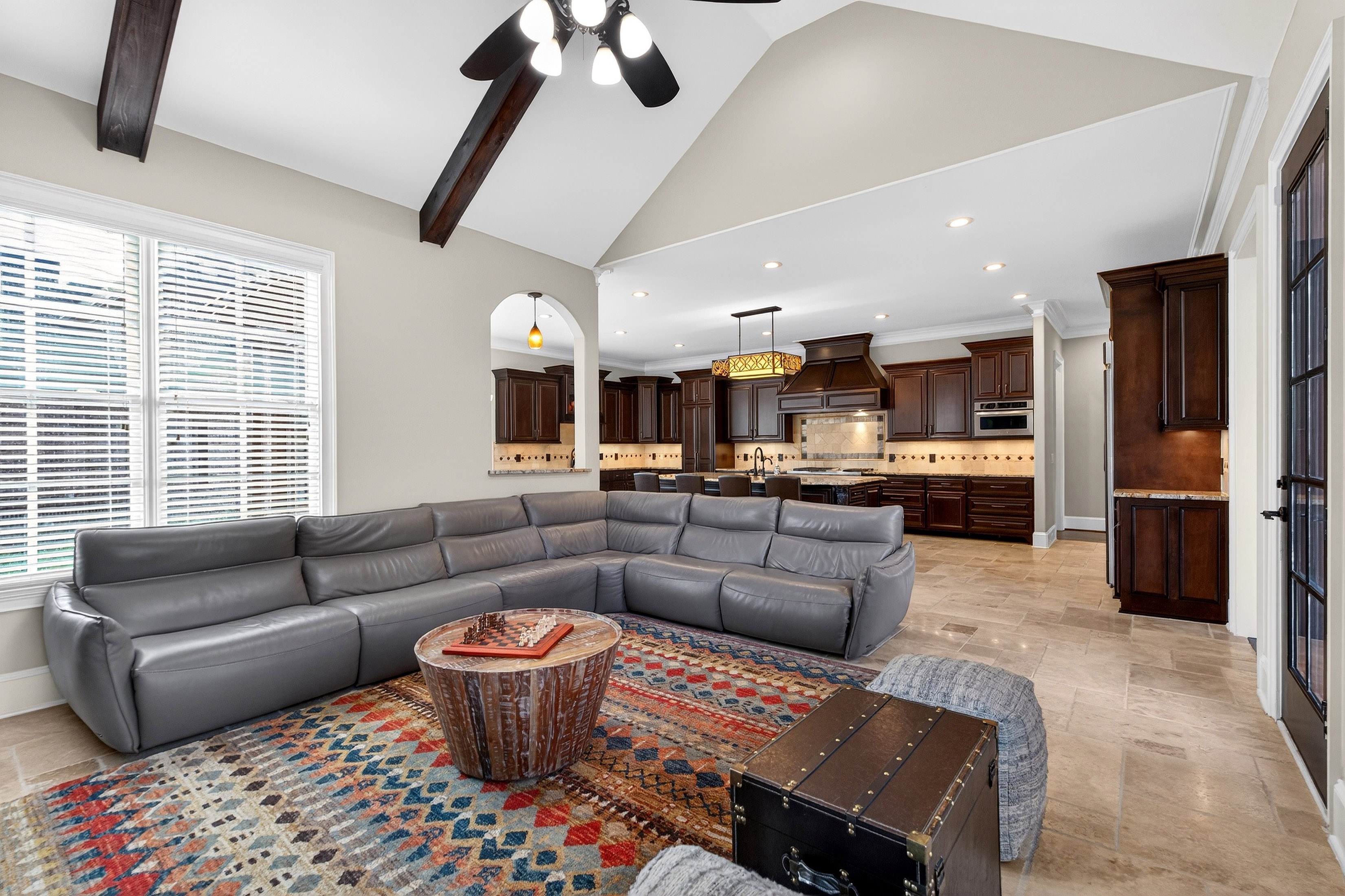  Elegant Home Offering Luxury, Functionality, and Privacy - 物件實景