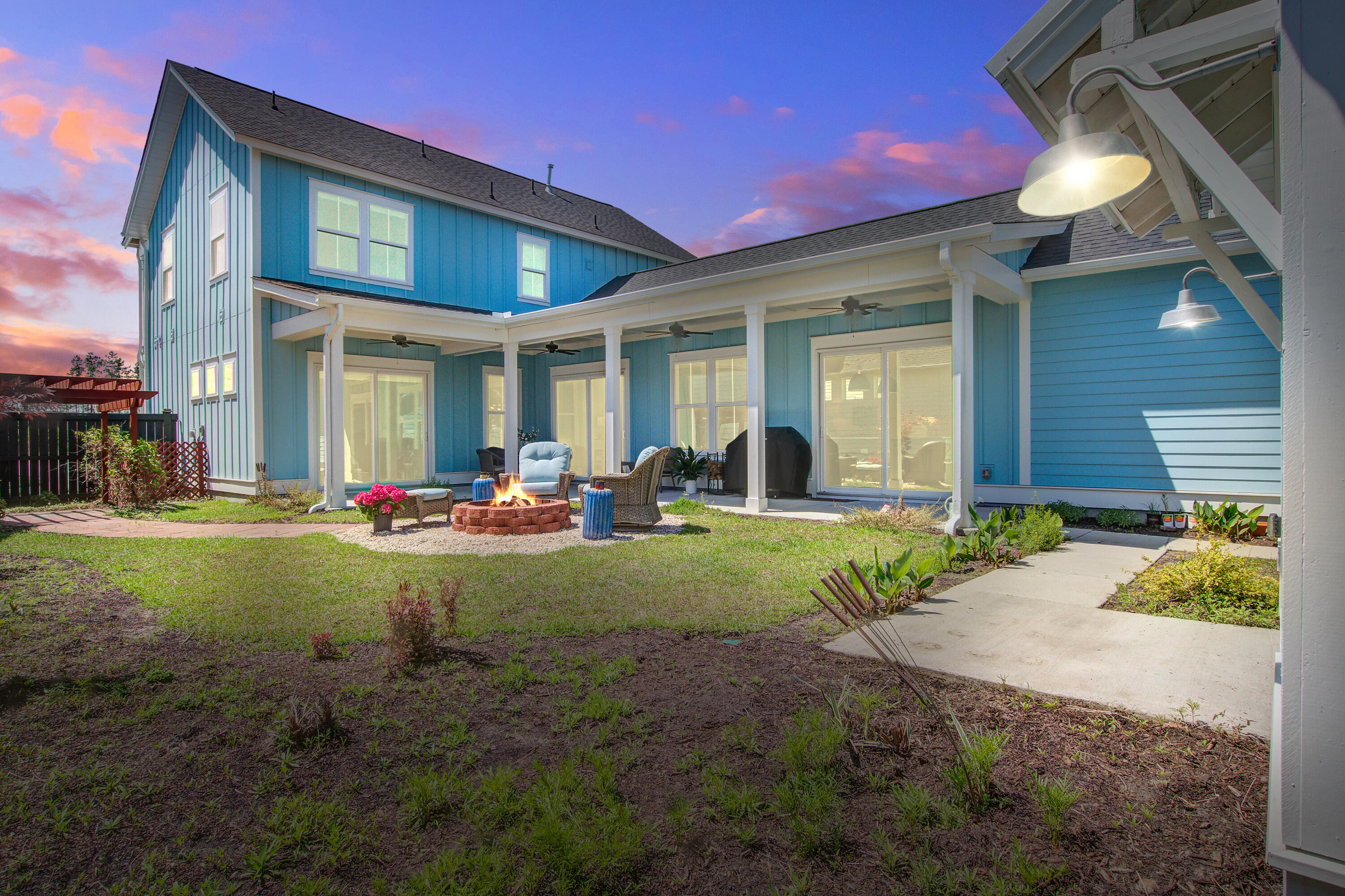 Summerville, South Carolina, 29486, United States, 3 Bedrooms Bedrooms, ,4 BathroomsBathrooms,Residential,For Sale,1770672