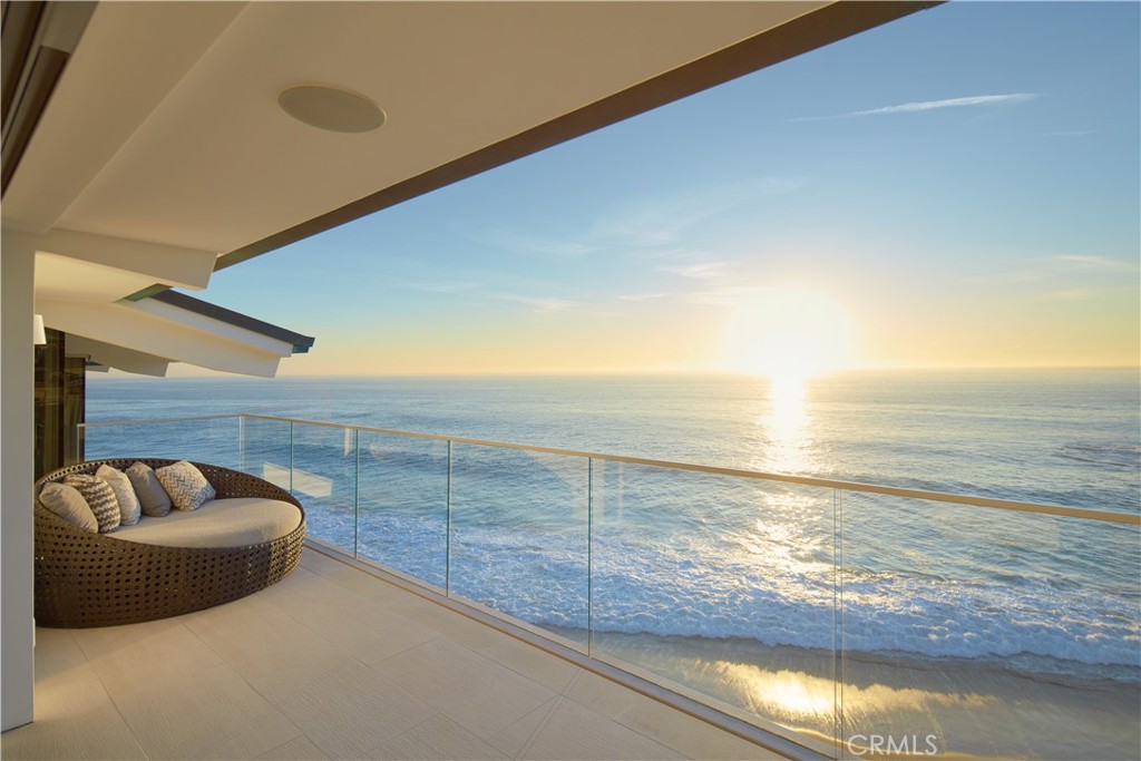 Laguna Beach, California, 92651, United States, 3 Bedrooms Bedrooms, ,4 BathroomsBathrooms,Residential,For Sale,1688637