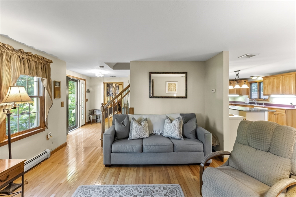 Bridgewater, Massachusetts, 02324, United States, 3 Bedrooms Bedrooms, ,2 BathroomsBathrooms,Residential,For Sale,1940785