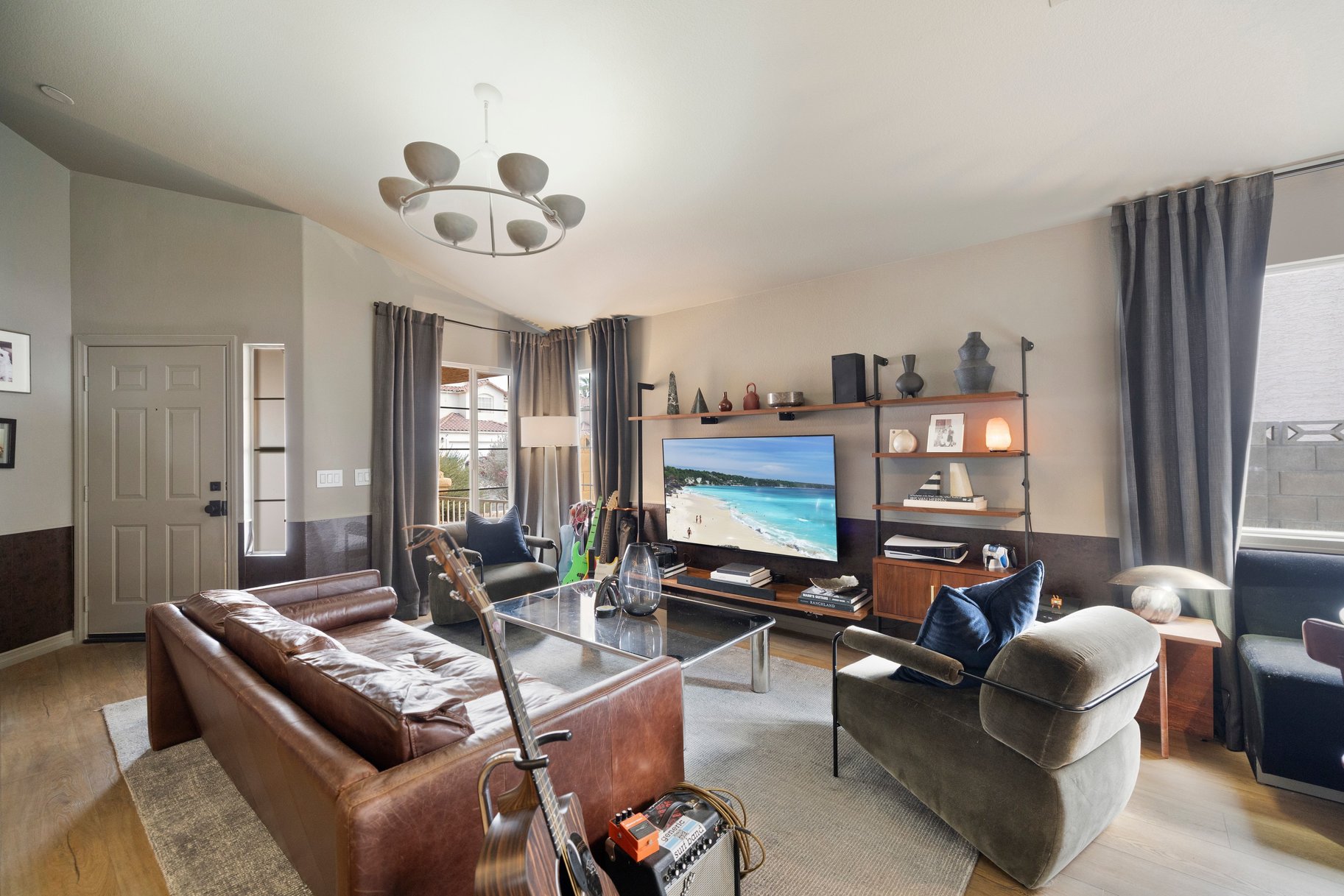 A Television-Featured Designer Transformation - 物件實景