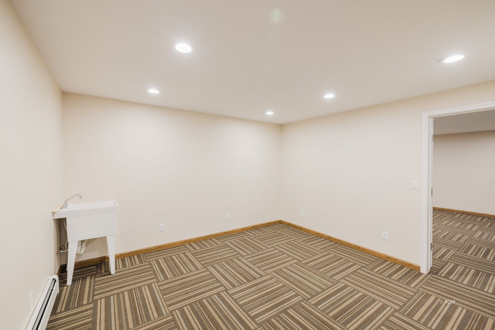 Elko, Nevada, 89801, United States, 5 Bedrooms Bedrooms, ,3 BathroomsBathrooms,Residential,For Sale,1906097