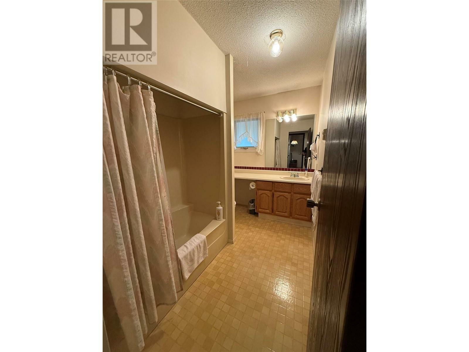 WINLAW, British Columbia, V0G 2J0, CA, 4 Bedrooms Bedrooms, ,1 BathroomBathrooms,Residential,For Sale,1837554