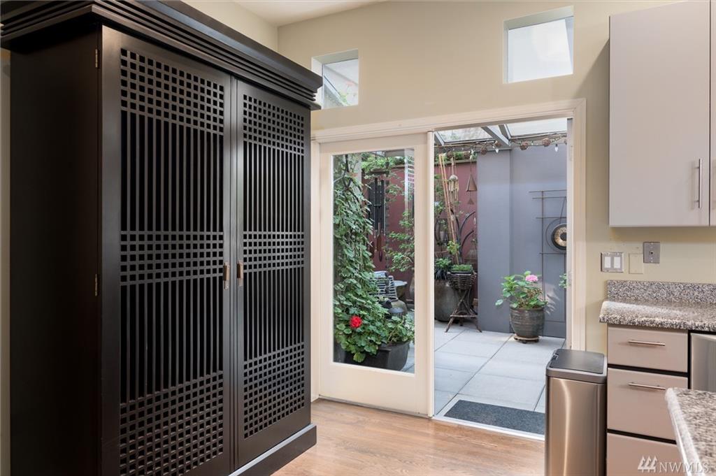 1956 Harvard Ave E 204, Seattle, Washington, 98102, United States, 2 Bedrooms Bedrooms, ,2 BathroomsBathrooms,Residential,For Sale,1956 Harvard Ave E 204,1446429
