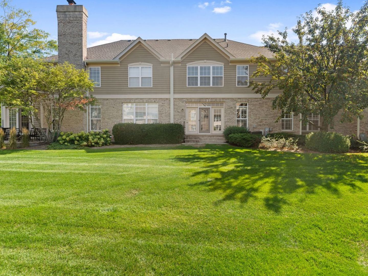 Inverness, Illinois, 60010, United States, 2 Bedrooms Bedrooms, ,3 BathroomsBathrooms,Residential,For Sale,1947275