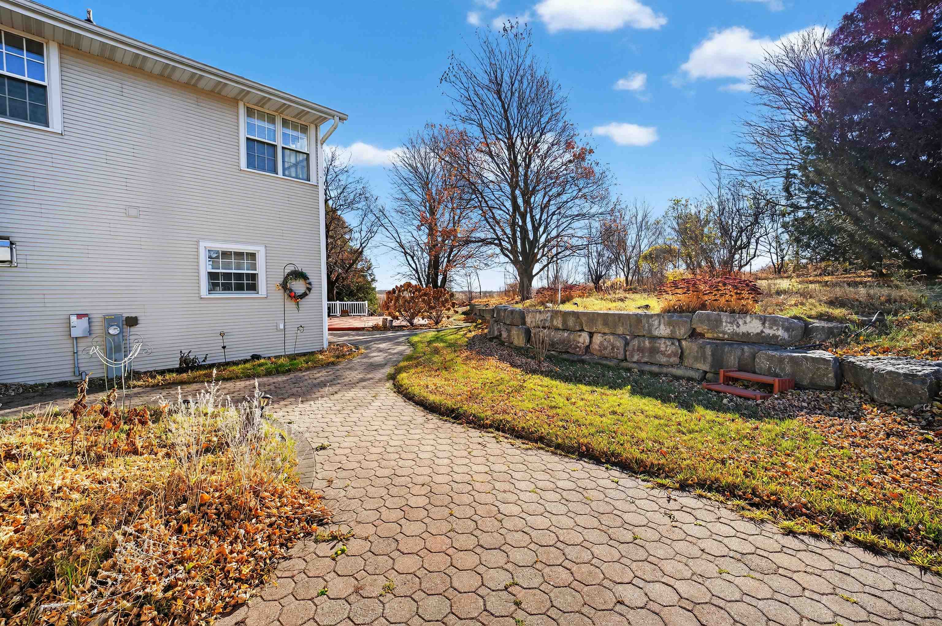 NEW HOLSTEIN, Wisconsin, 53061, United States, 3 Bedrooms Bedrooms, ,2 BathroomsBathrooms,Residential,For Sale,1995926