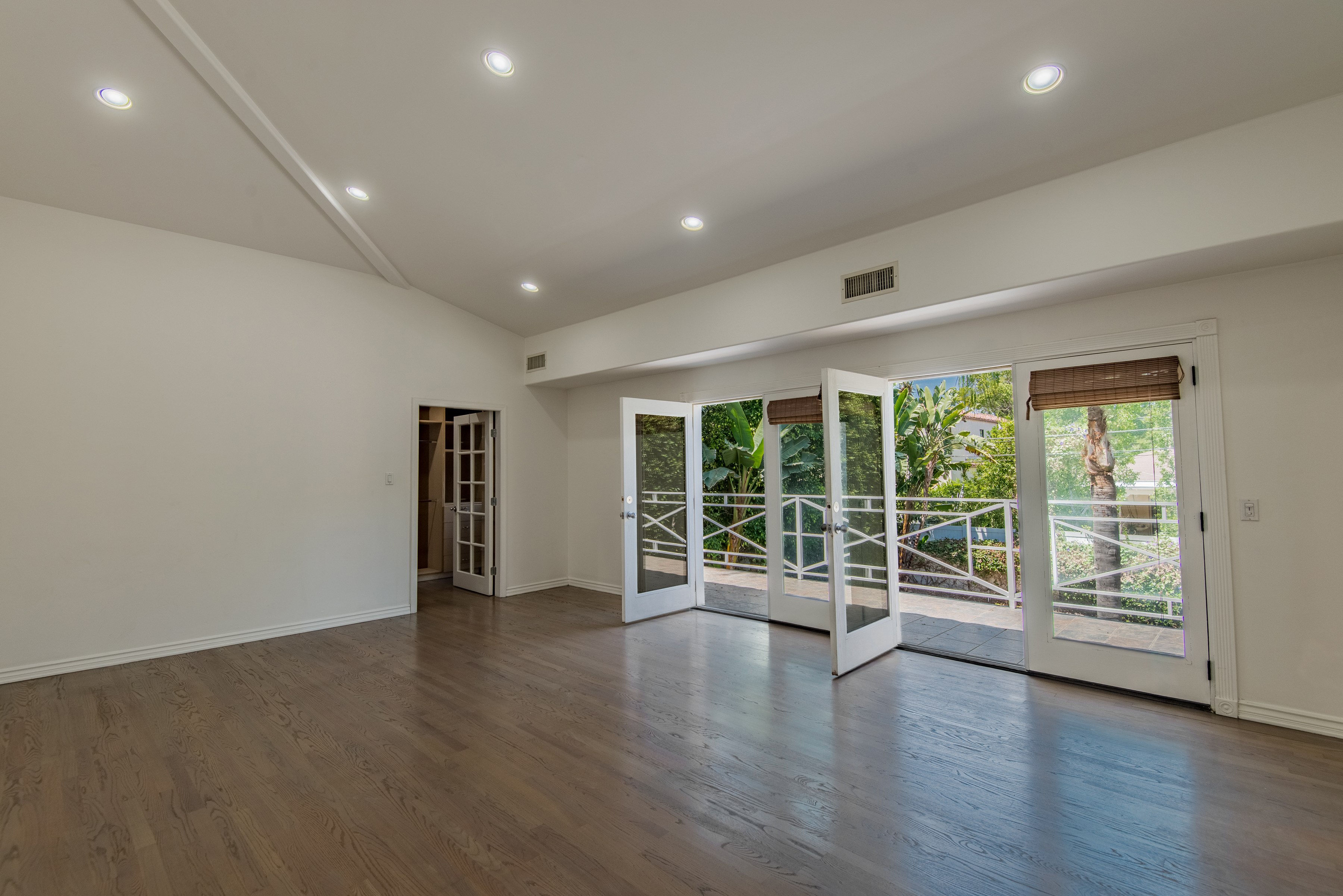  4343 Shadyglade Avenue - 物件實景