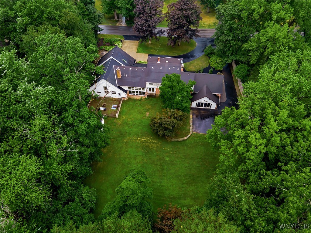 Elma, New York, 14059, United States, 7 Bedrooms Bedrooms, ,6 BathroomsBathrooms,Residential,For Sale,1935359