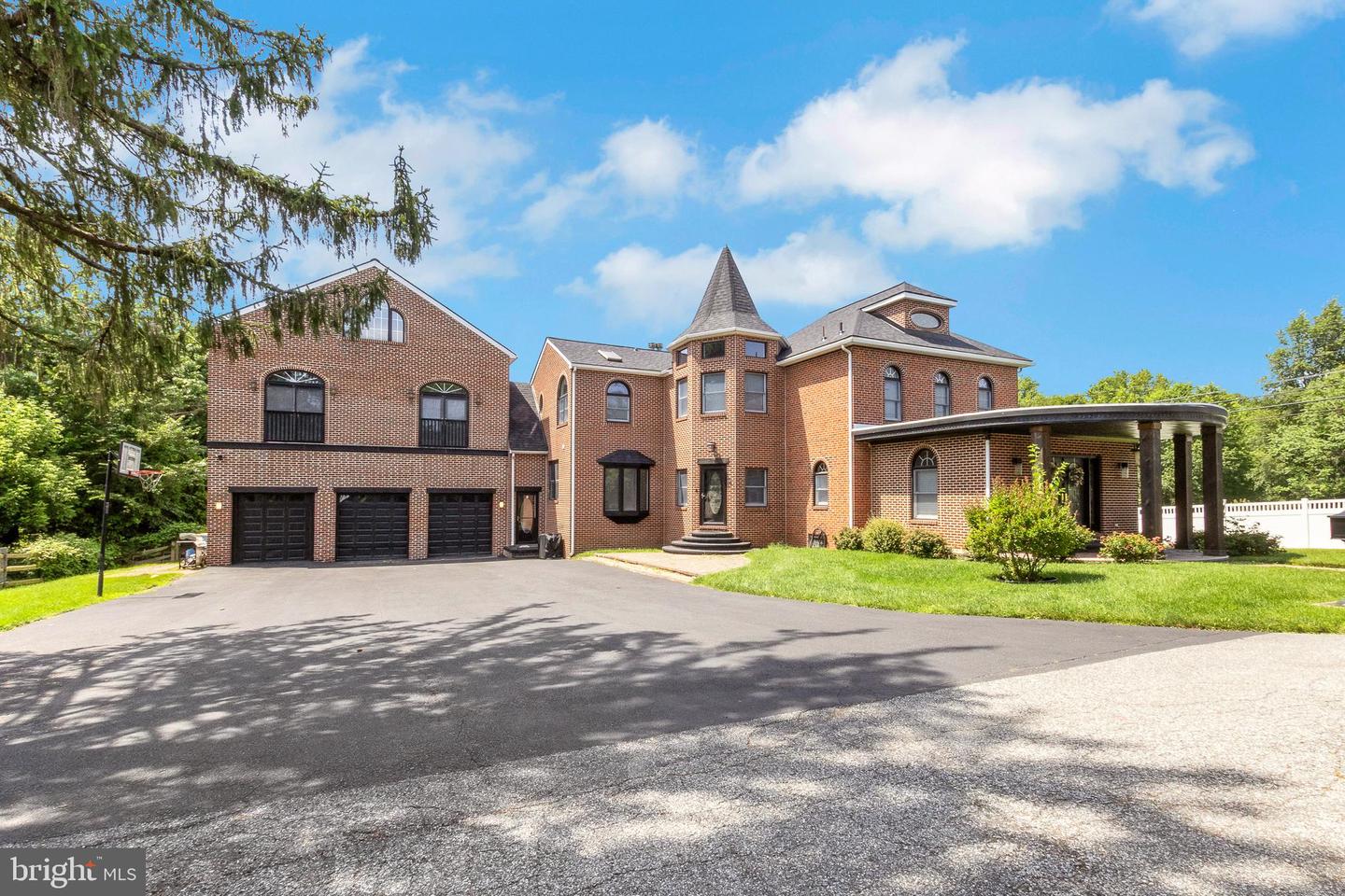 Wilmington, Delaware, 19805, United States, 6 Bedrooms Bedrooms, ,4 BathroomsBathrooms,Residential,For Sale,1940653