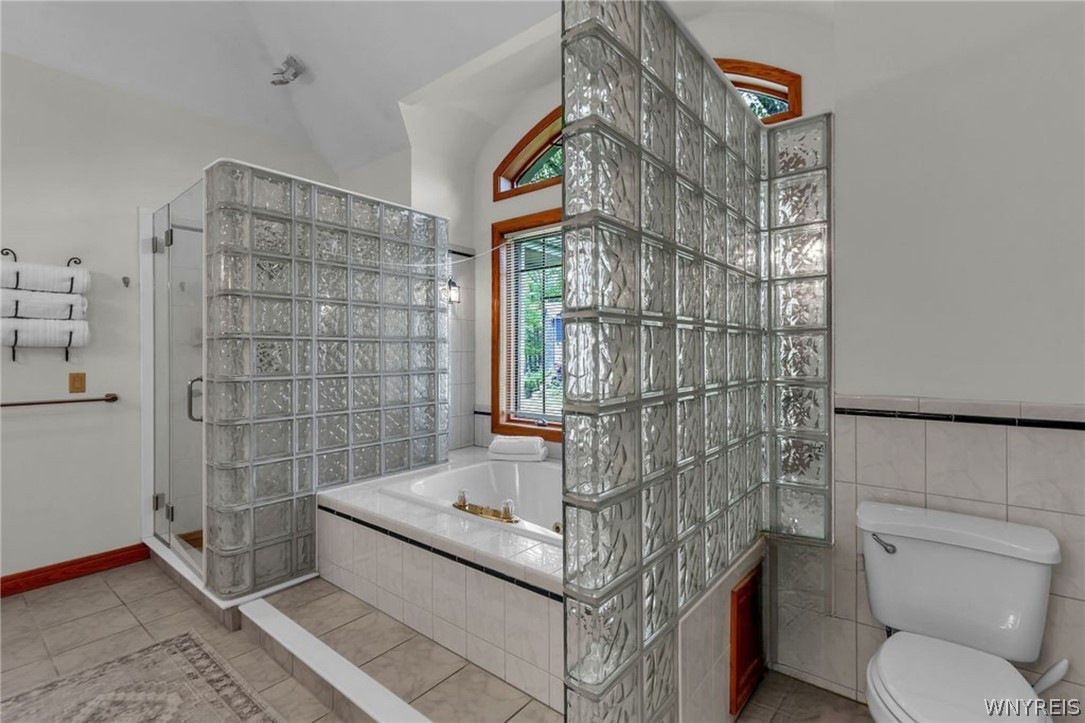Grand Island, New York, 14072, United States, 4 Bedrooms Bedrooms, ,4 BathroomsBathrooms,Residential,For Sale,2048068