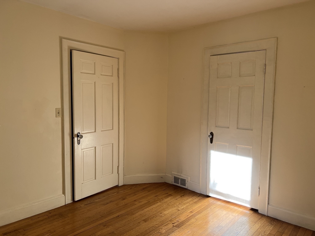 Framingham, Massachusetts, 01702, United States, 4 Bedrooms Bedrooms, ,2 BathroomsBathrooms,Residential,For Sale,1967080