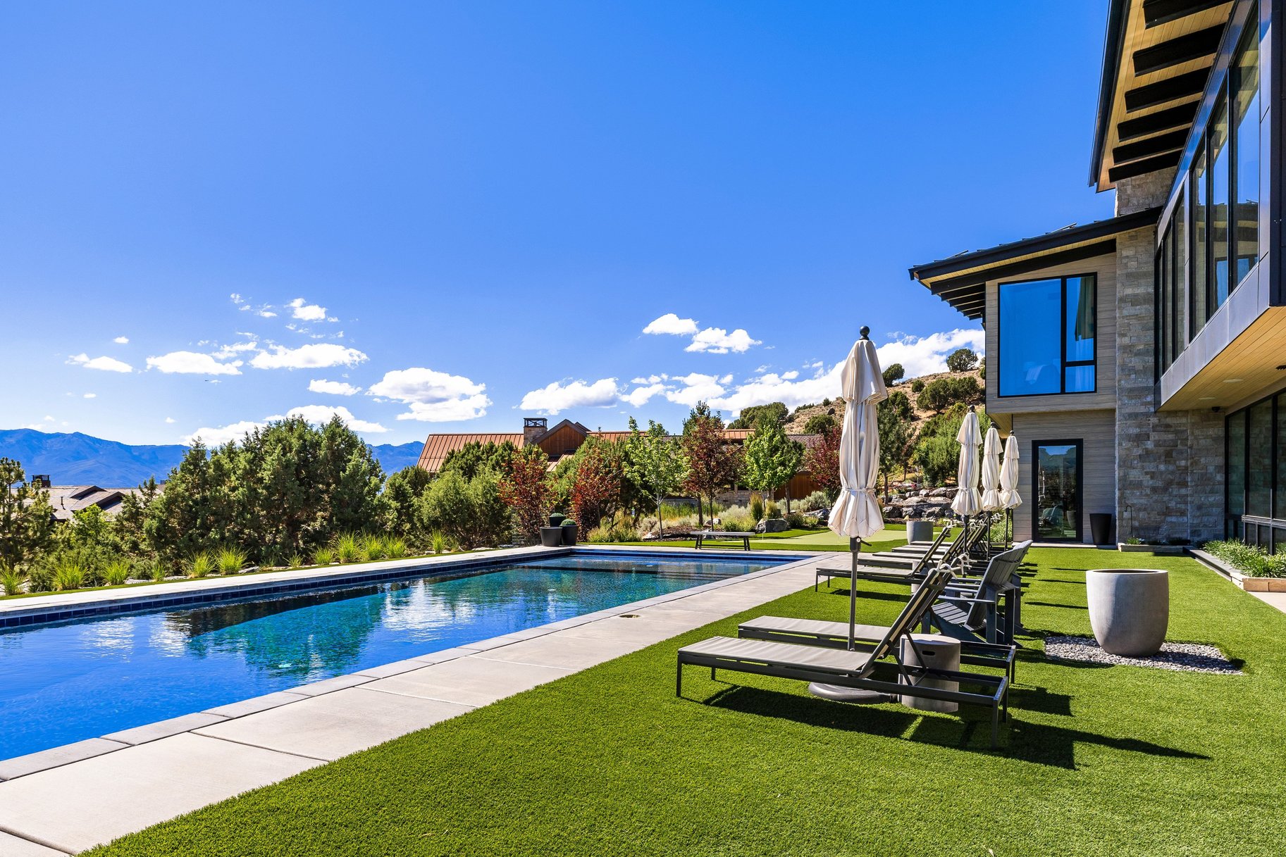  Luxury Lives Here  Architectural Masterpiece with Unmatched Privacy & Views - 物件實景