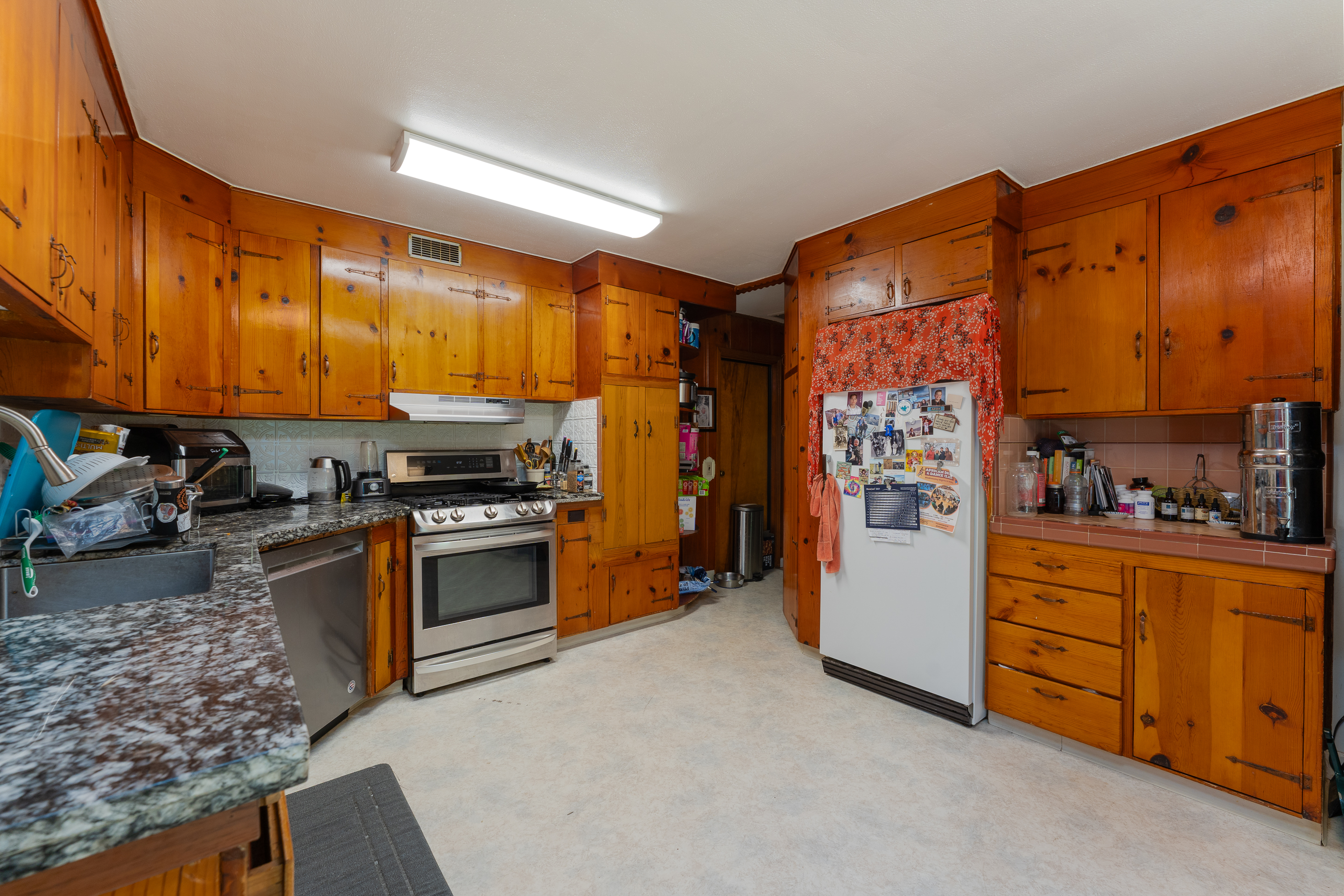 Willits, California, 95490, United States, 3 Bedrooms Bedrooms, ,2 BathroomsBathrooms,Residential,For Sale,1883434