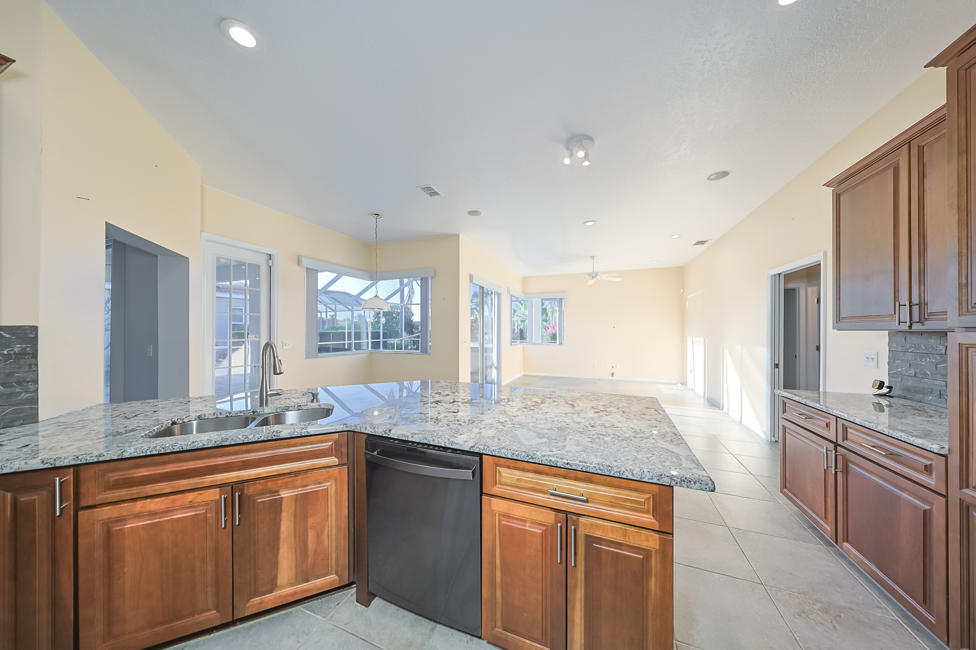 Sun City Center, Florida, 33573, United States, 3 Bedrooms Bedrooms, ,3 BathroomsBathrooms,Residential,For Sale,1985673