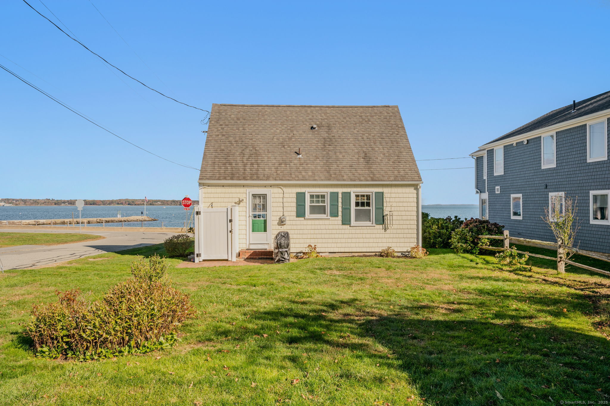 East Lyme, Connecticut, 06357, United States, 3 Bedrooms Bedrooms, ,1 BathroomBathrooms,Residential,For Sale,1987799