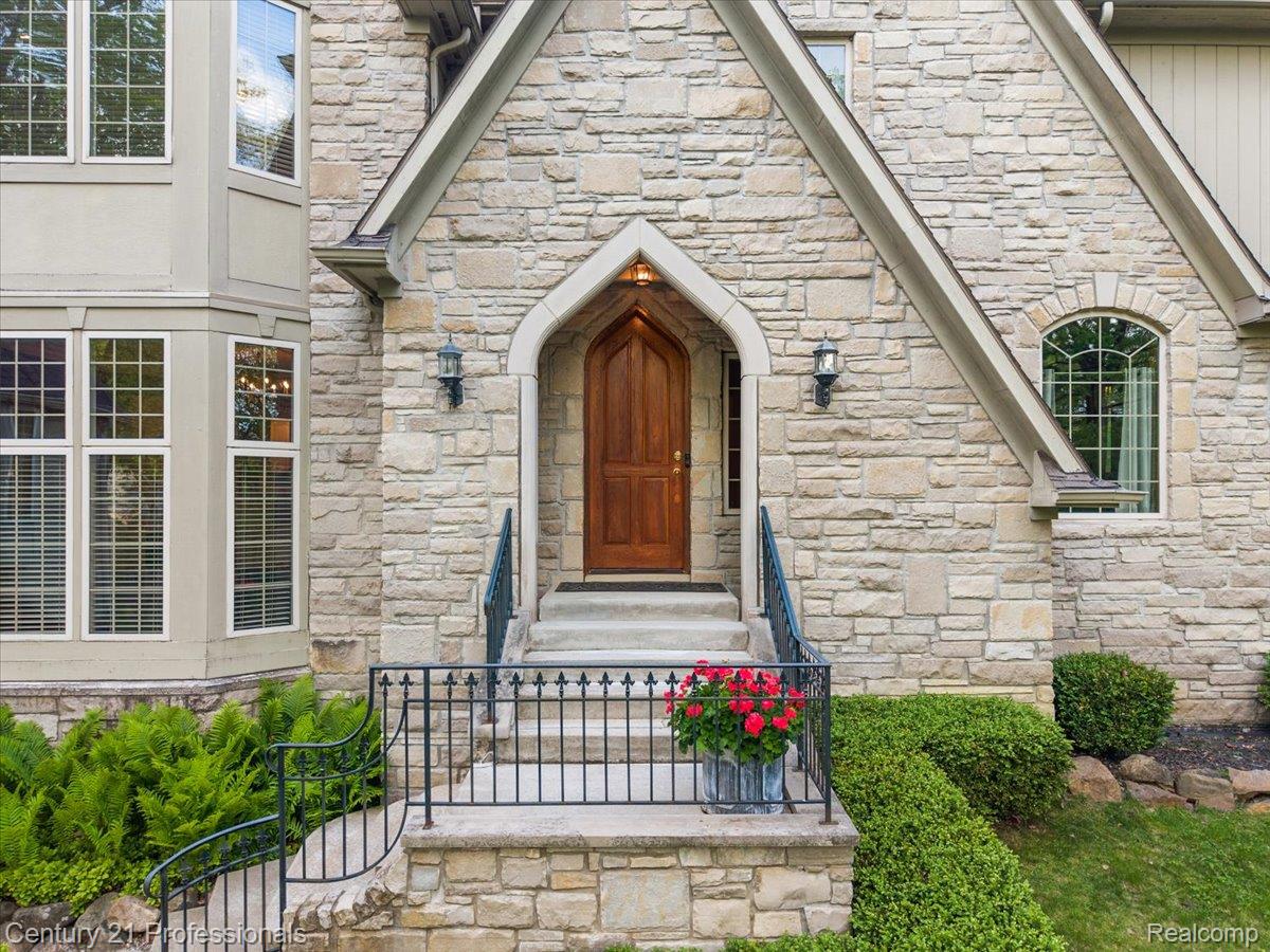 Clarkston, Michigan, 48346, United States, 4 Bedrooms Bedrooms, ,7 BathroomsBathrooms,Residential,For Sale,2048841