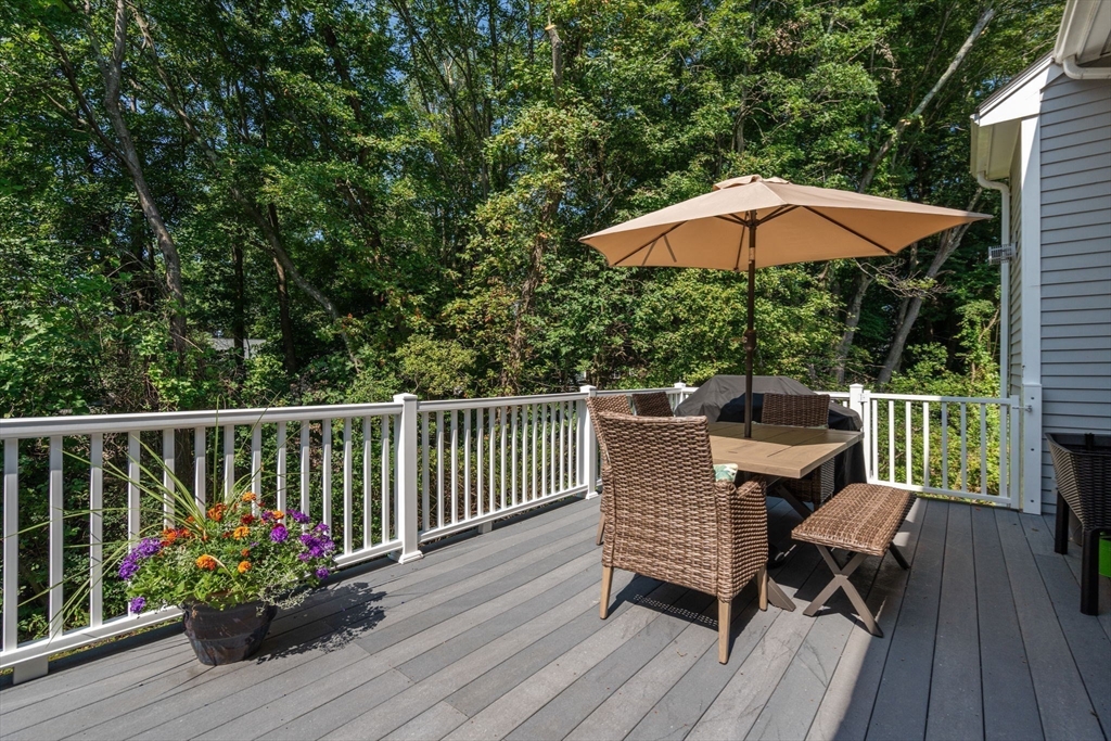Lynnfield, Massachusetts, 01940, United States, 4 Bedrooms Bedrooms, ,3 BathroomsBathrooms,Residential,For Sale,1900631