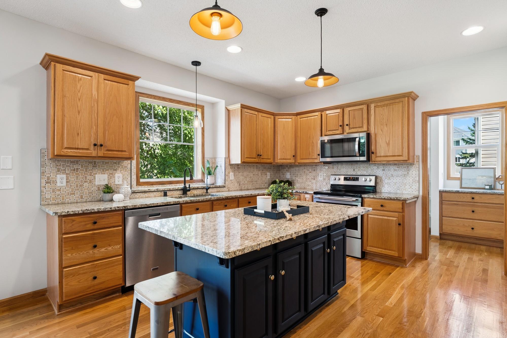Woodbury, Minnesota, 55129, United States, 5 Bedrooms Bedrooms, ,3 BathroomsBathrooms,Residential,For Sale,1917665