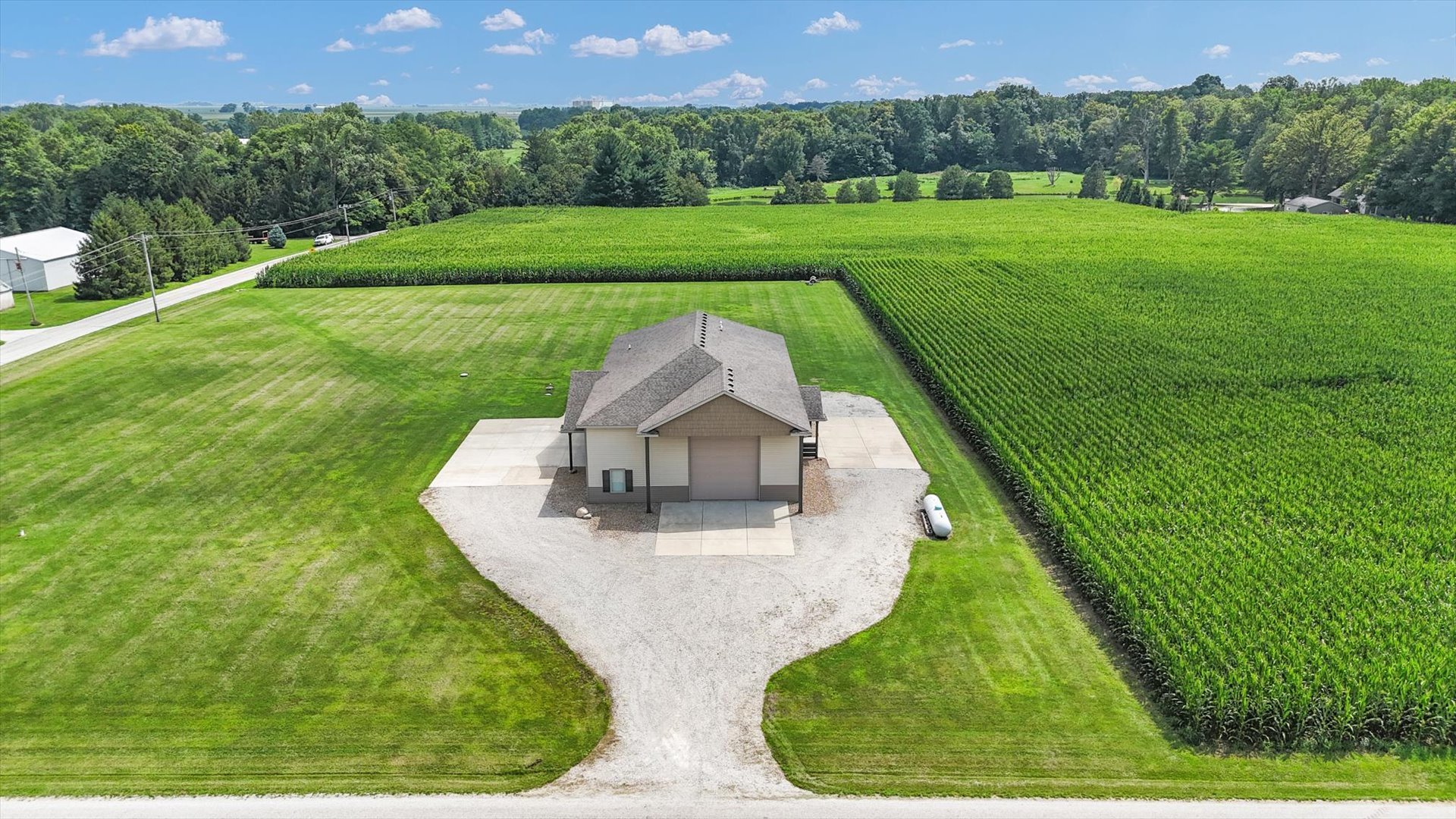 Sidney, Illinois, 61877, United States, 3 Bedrooms Bedrooms, ,2 BathroomsBathrooms,Residential,For Sale,1913394