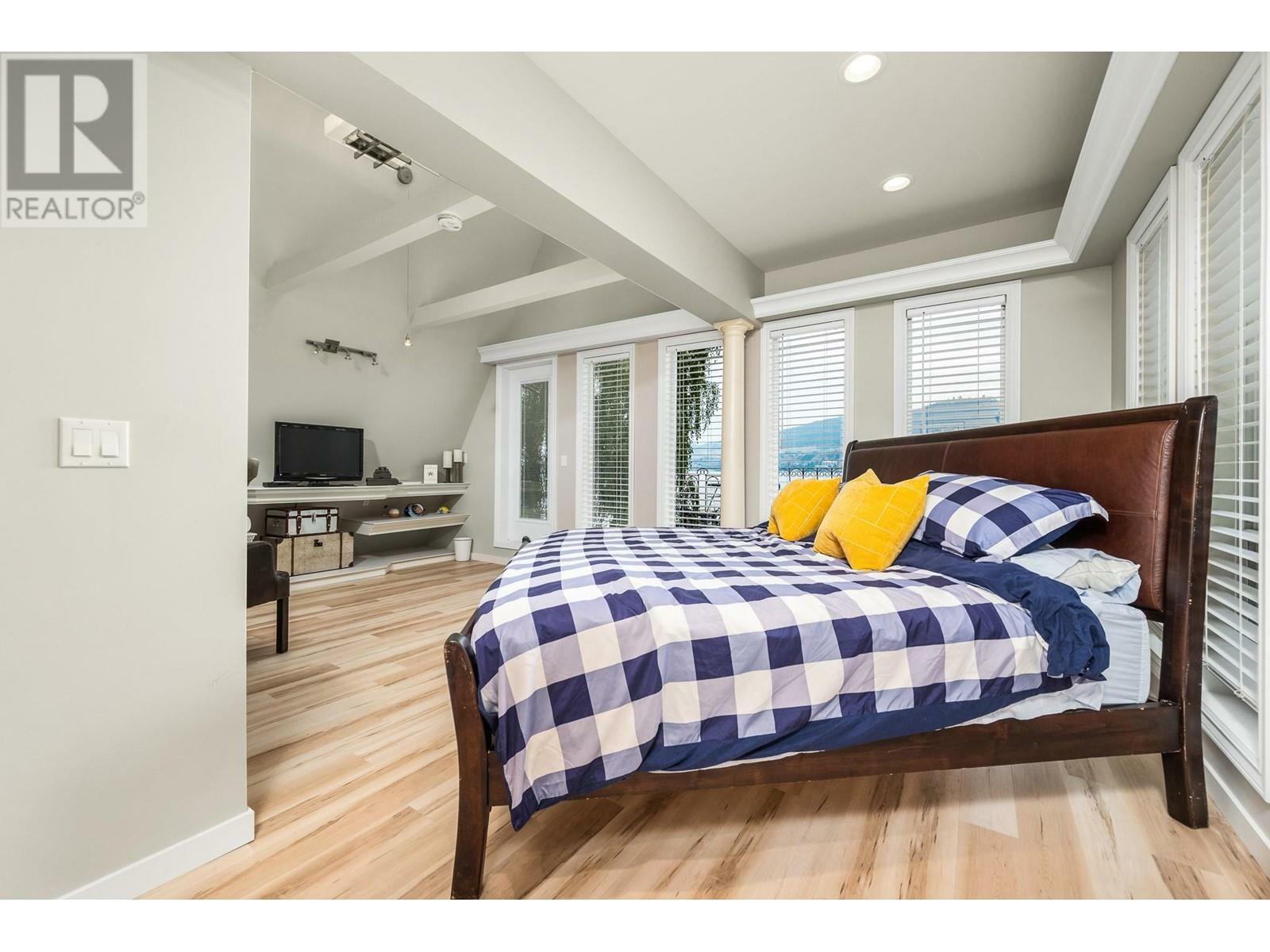 VERNON, British Columbia, V1H 1C8, CA, 5 Bedrooms Bedrooms, ,3 BathroomsBathrooms,Residential,For Sale,1838241