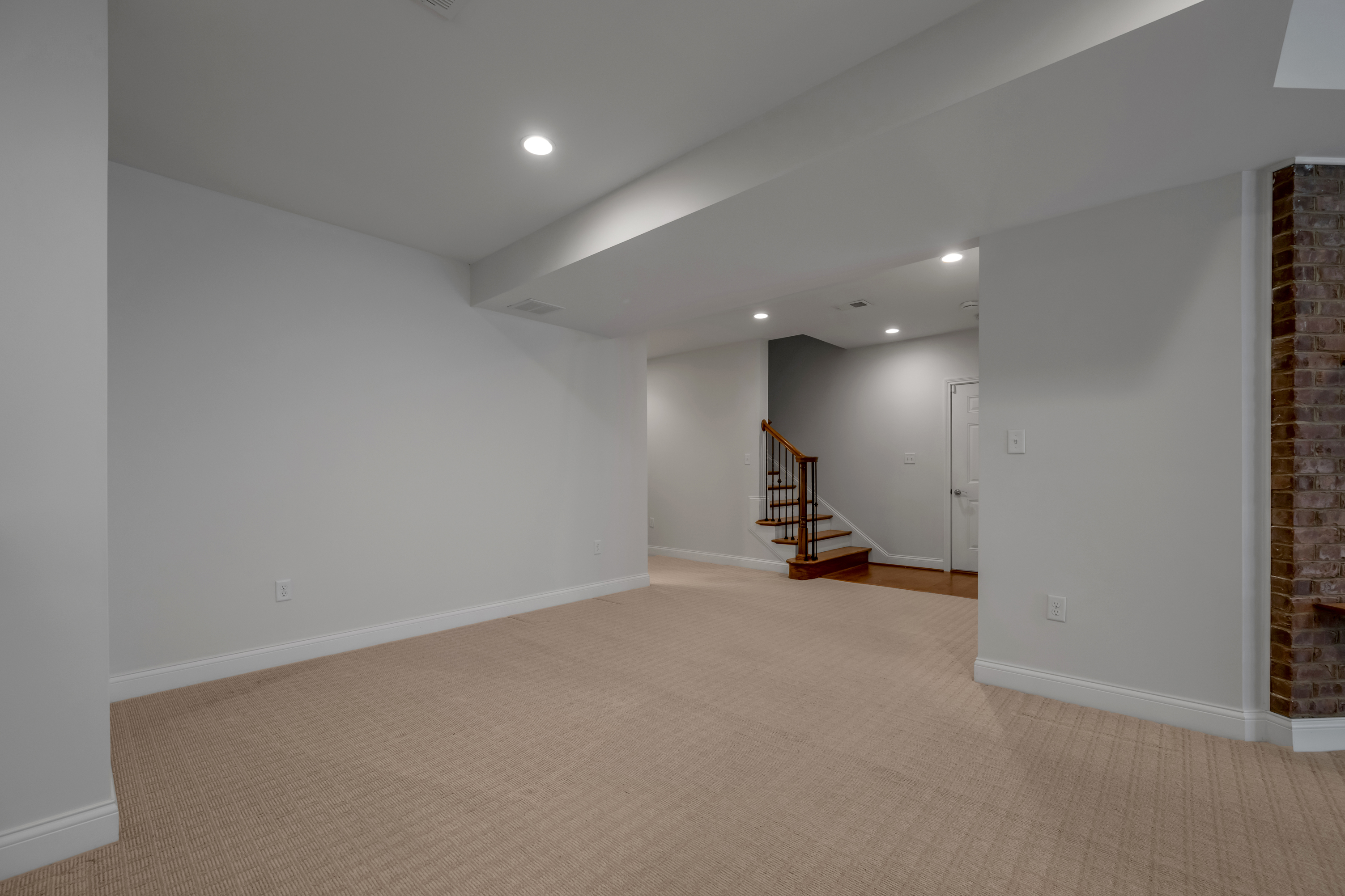  1962 Fort Harrods Drive - 物件實景