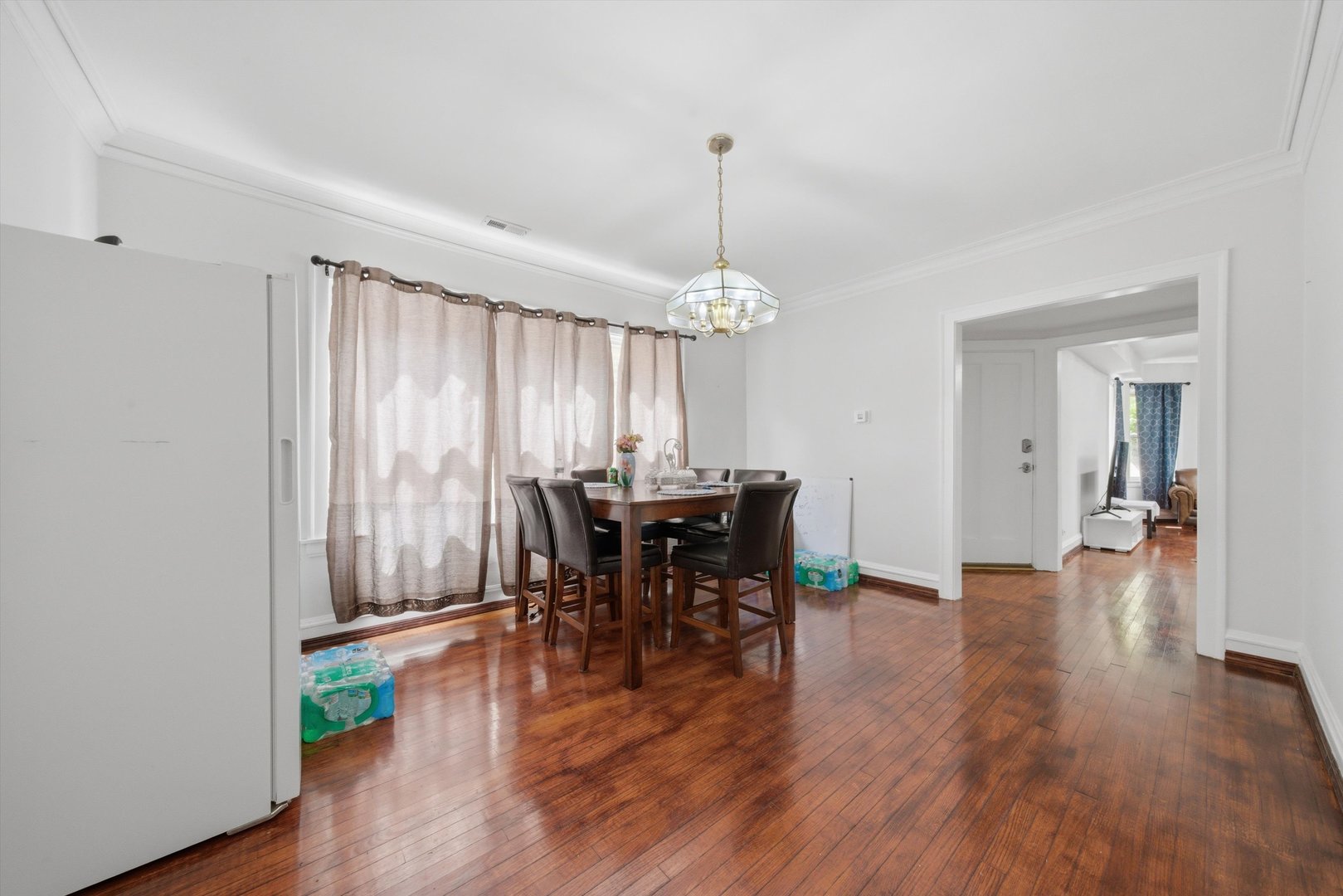 Chicago, Illinois, 60659, United States, 9 Bedrooms Bedrooms, ,Residential,For Sale,2040474
